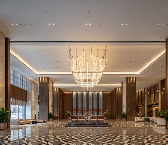 长沙融通长城宾馆所处韶山路与八一路交汇的黄金地段,交通便捷,周边