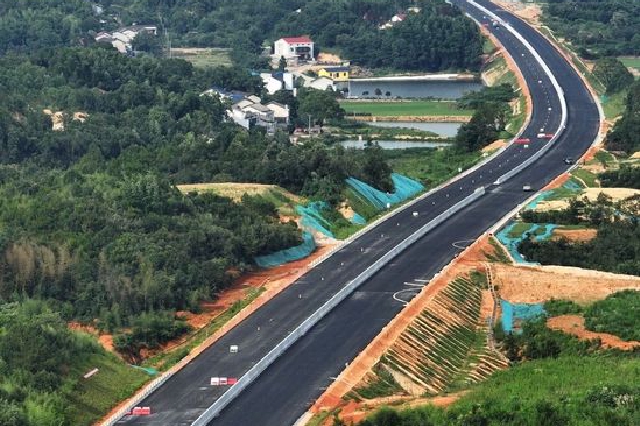 湖南在建高速公路25条1870公里 今年确保5条高速公路通车