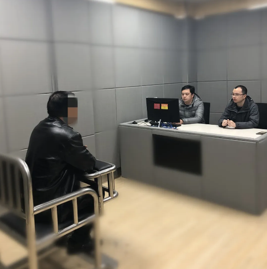 【正在追逃·益阳】看这个文章或许只要3至5分钟,但办案民警却整整找