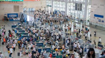 暑运收官！湖南18个高铁站连续两月破纪录