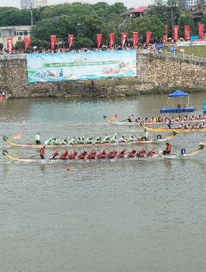 湖南20支龙舟竞渡浏阳河