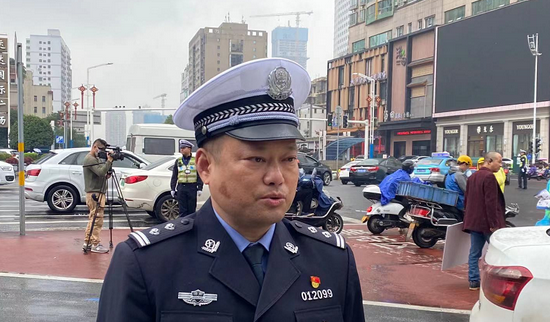 长沙市开福区交警大队大队长何志华