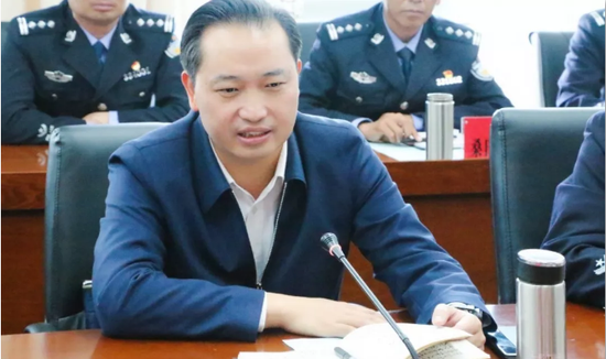 总领队,山南市委副书记吴巨培