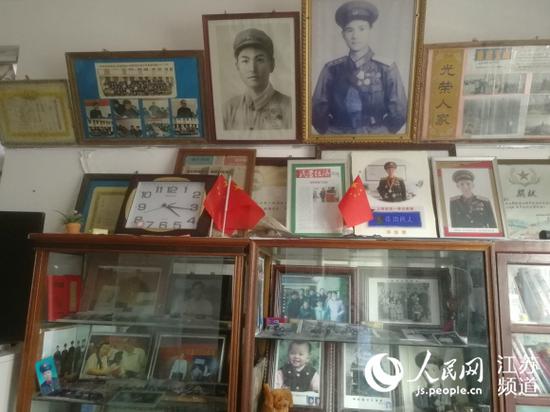 图为邱祖清卧室一角,记者王继亮摄