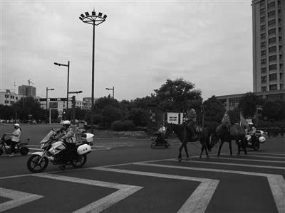 进入连云港市区,得到民警护送。