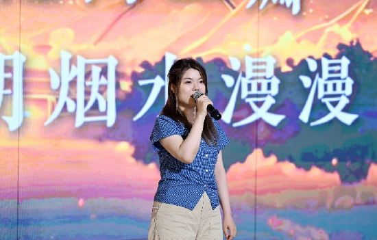 木小雅演唱新歌《夜梦金陵》