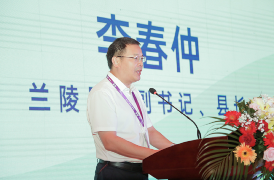 中共兰陵县委副书记、县长李春仲