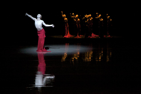 　　图片说明：《声希》2012年实况演出剧照，演出团体： 沈伟舞蹈艺术（沈伟与前团员），摄影： Stephanie Berger。