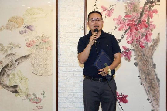 奥克维尔市议员谢爱军
