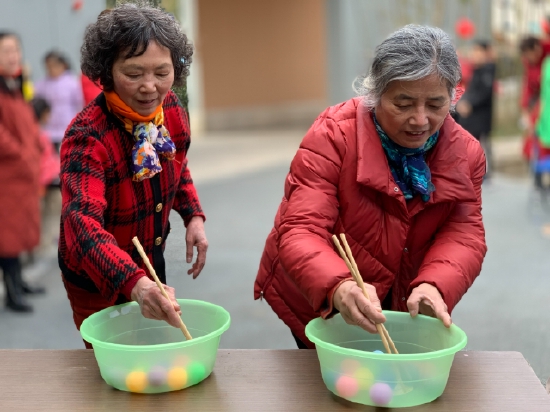清凉东村社区举办元宵节游园活动