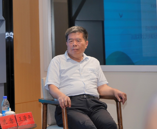 泗洪本土作家王清平