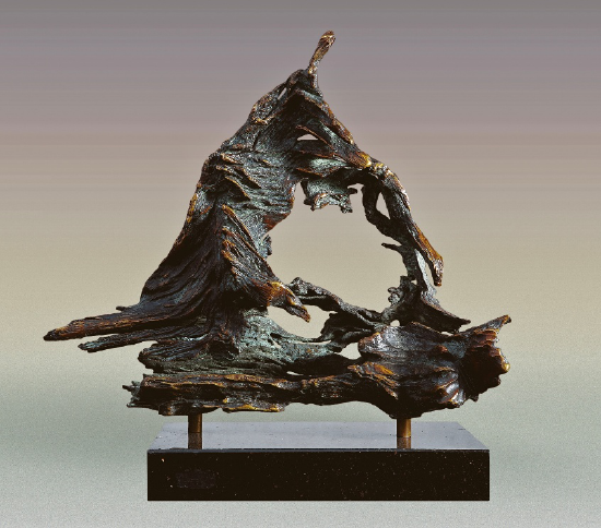 萧晖荣雕塑作品《风正一帆悬》青铜 55x21x45cm（中国艺术研究院·中国雕塑院藏、古元美术馆藏）