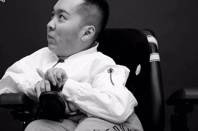 22岁的渐冻人罗罔极:请给我一个姑娘