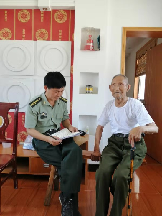 熊志中采访方立功老战士