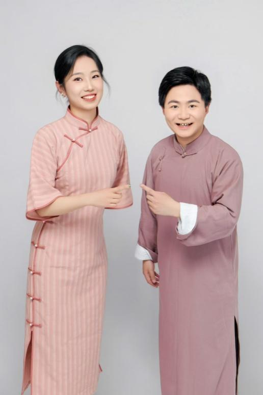 殷志豪、解雨龙表演相声