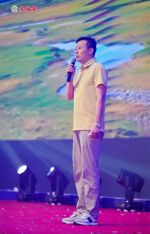 新疆喀什旅游协会副会长邱铭推介