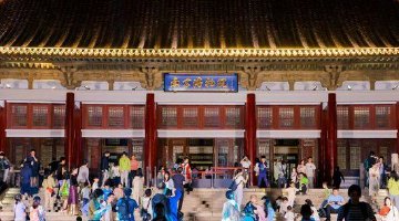 江苏多家博物馆延时开放至晚9时