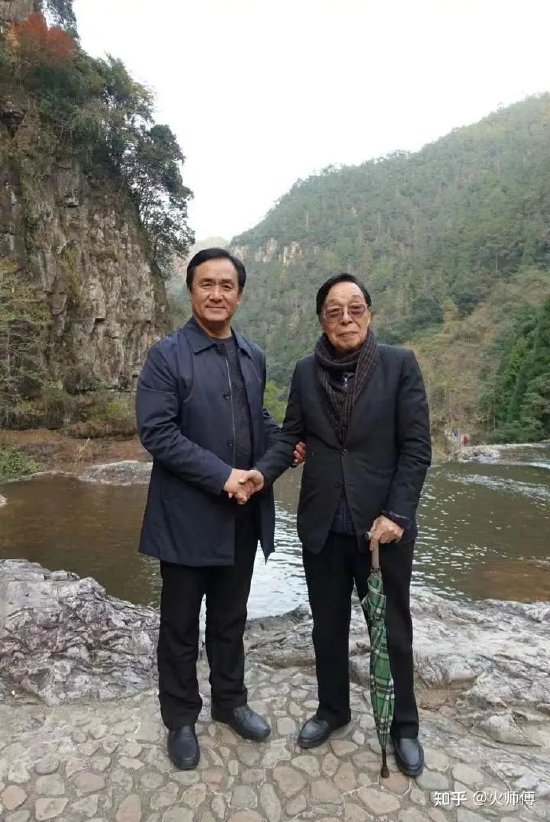 (2017年王其和太极拳传人李剑方和徐忆中老师在温州活动期间合影)