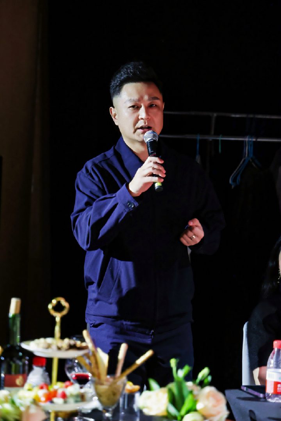 反掌娱乐掌门人姜越