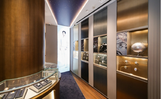 ZENITH真力时南京德基广场精品店于低调奢华的细节处尽显对品牌百年历史的完美传承