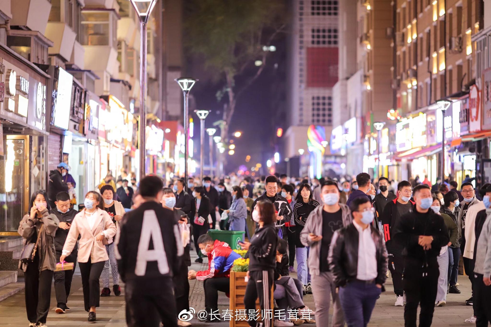 感受城市里的烟火气和人情味