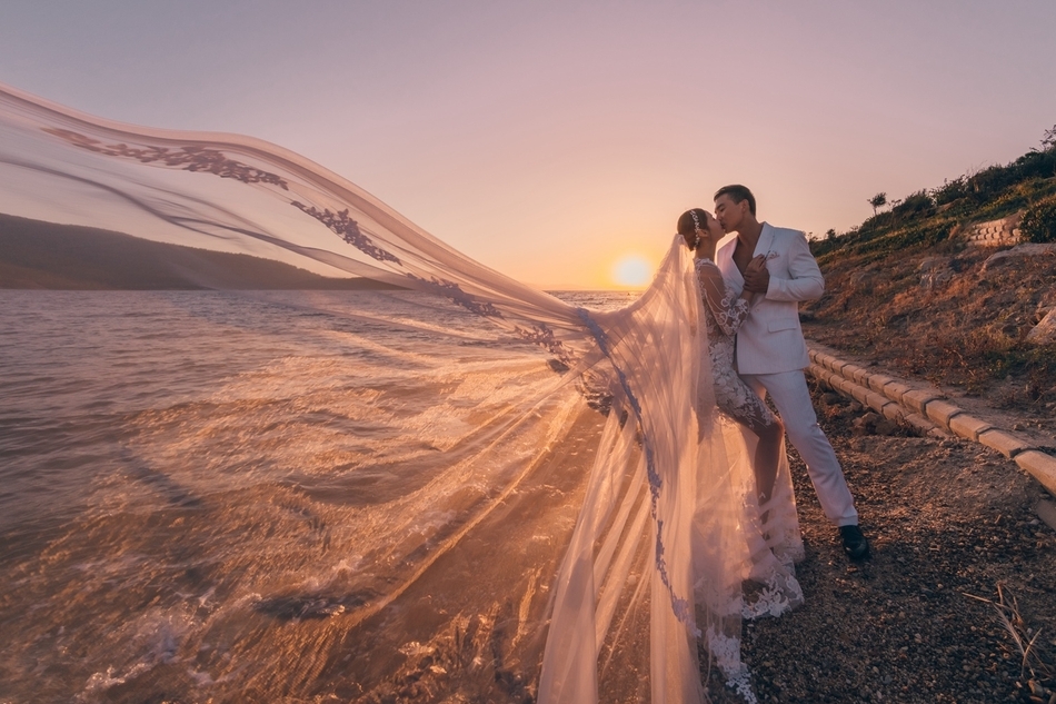 刘畊宏夫妇十年浪漫婚纱照曝光 泡芙妈是童话小公主