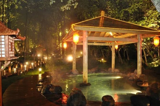 长白山聚龙火山温泉