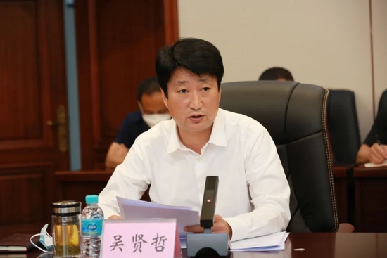 李军广 摄会上,延吉市委常委,统战部部长李虎,延吉市副市长张守亮分别