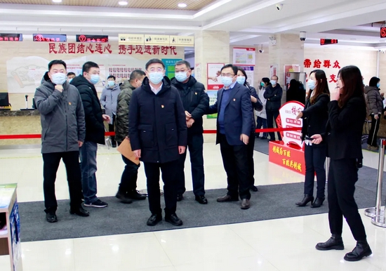 长春市南关区纪委监委机关干部到鸿城街道开展主题党日活动