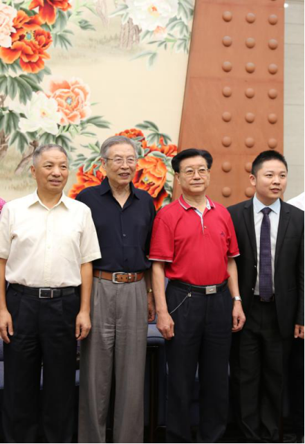 2017全域旅游创新发展论坛上店湾董事长傅北方与桓玉珊部长贵宾室交流