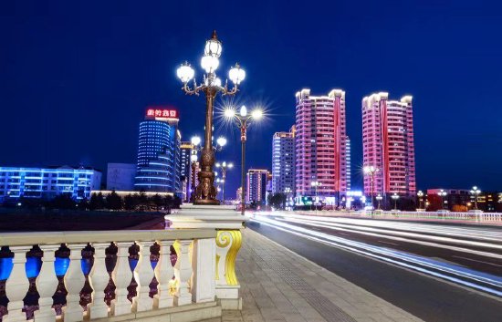 大红灯笼高高挂延吉年味愈渐浓