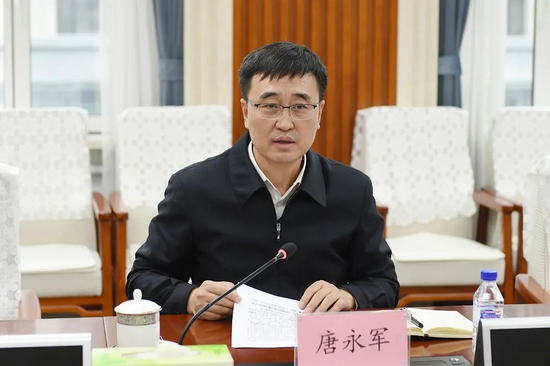 吉林省人民检察院党组副书记,常务副检察长唐永军主持座谈会并讲话