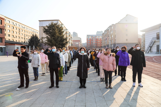 冬去花开不负春踔厉奋发正当时长春市绿园区绿园小学新学期开学纪