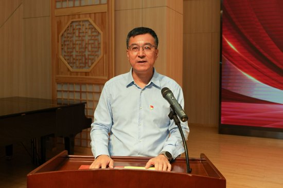 校党委书记冯涛讲话