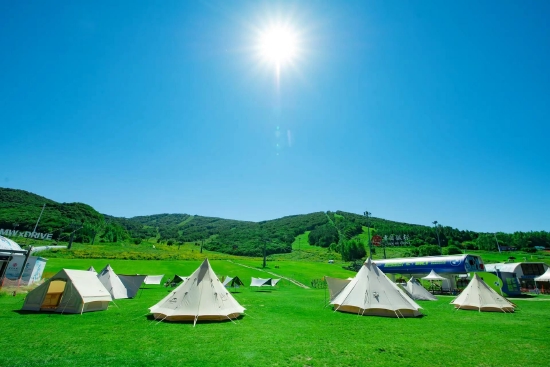 滑雪场的夏天万科松花湖度假区让惊喜在自然中发生唤醒对生活的向往