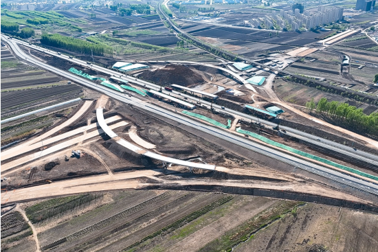 长太高速公路绕城改扩建首次交通导改完成