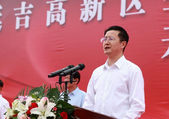 延吉市委常务副书记薛志强出席开工仪式.