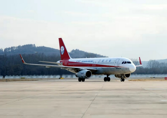 航班平稳降落延吉朝阳川国际机场