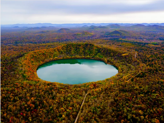 四海龙湾玛珥湖