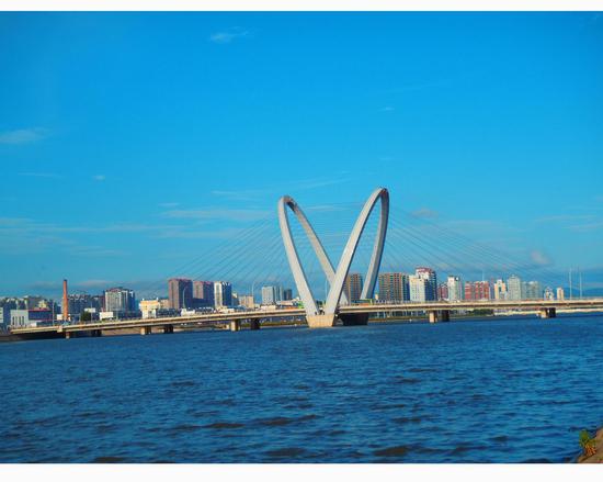 天池大桥 张青龙 摄