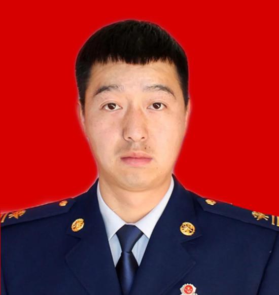 徐秀东 净月消防大队聚业大街消防救援站二级消防战士