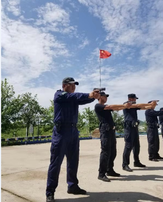 从军人到警察华丽转身——和龙森林公安局吴国华