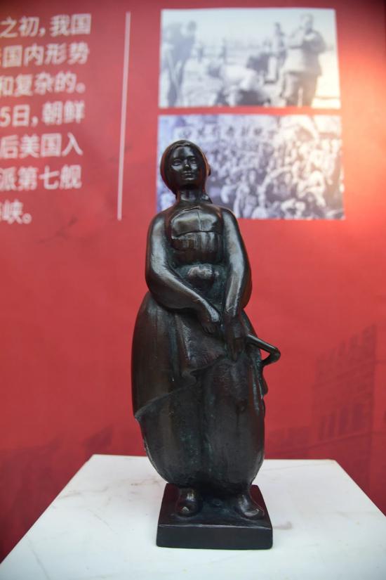 殷小烽《英雄印记》 金润民《空袭》李占阳《平型关大捷》 李彤彤