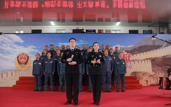 文化改造让亲情回归铁北监狱母亲节活动侧记