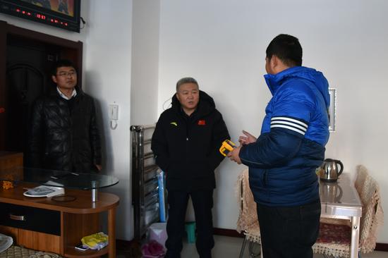 农安县委常委常务副县长李凤良带队检查集中供热工作