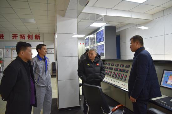 农安县委常委常务副县长李凤良带队检查集中供热工作