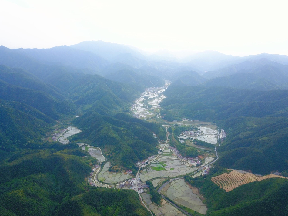 扶贫写真:岭下村扶贫干部在忙啥?