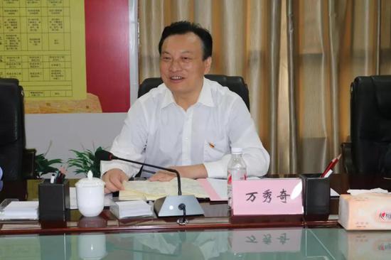 副市长,市公安局局长万秀奇在塘山镇开展"不忘初心,牢记使命"主题教育