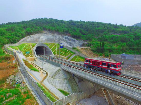 武九客专江西段9月底可开通南昌至武汉90分钟左右