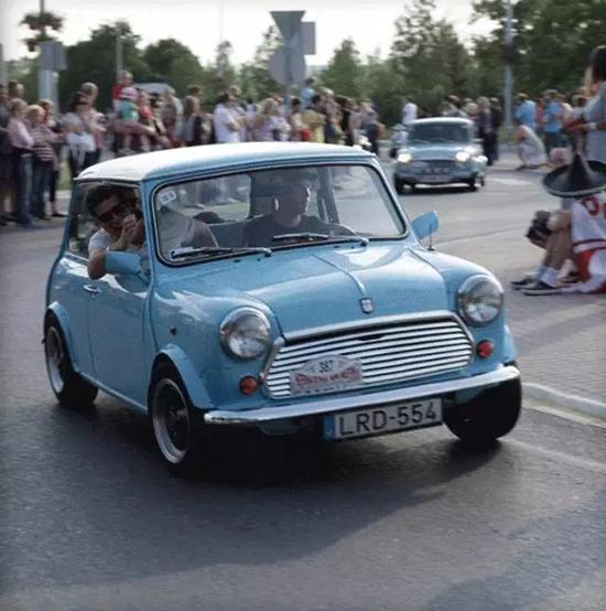 这台一辆1962年出厂的英国奥斯汀迷你沙滩车(austin mini beach car)
